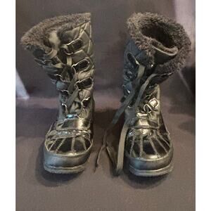 Women’s Totes Crystal Black Waterproof Winter Boots Shoes Quilted, size 8